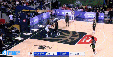 外線開炮！張鎮(zhèn)麟連中2記三分 弗格三分也有帶隊保持兩位數(shù)優(yōu)勢